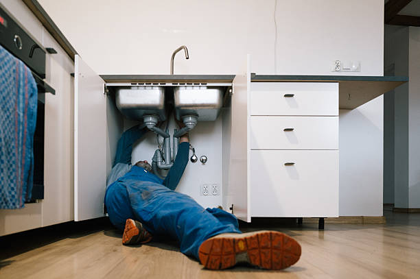 Professional Leak Detection technician working in Greenland, AR